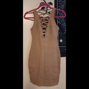 NWOT Fashion Nova Brown fitted dress, Size small.